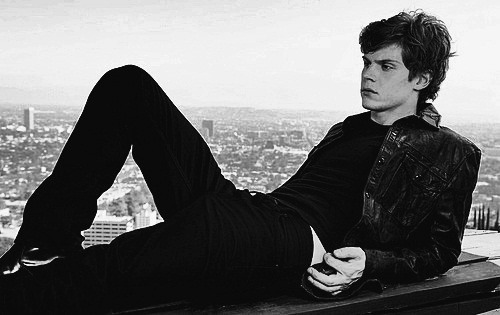 rowdyboy62:  Evan Peters - American Horror Story