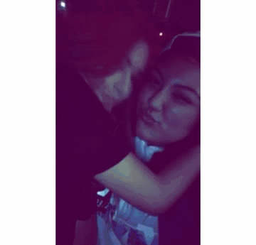 jasminevgif:  Jasmine v 