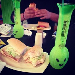 Late lunch #poboy #handgrenade (at Court