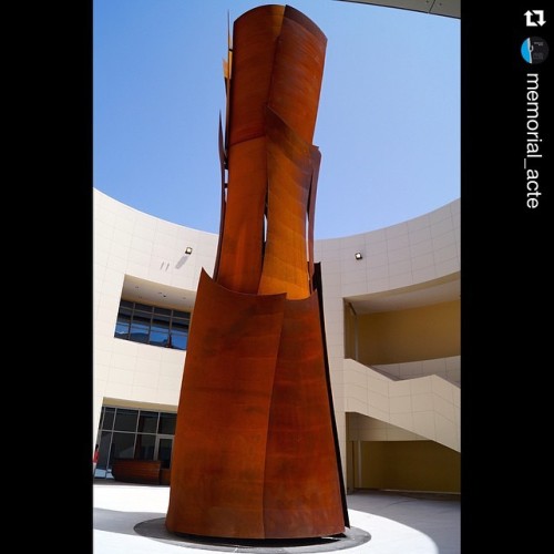 #10Mai @memorial_acte・・・L&rsquo;#Arbre #potomitan du #MemorialACTe hommage aux #aïeux #MACTe #esclav