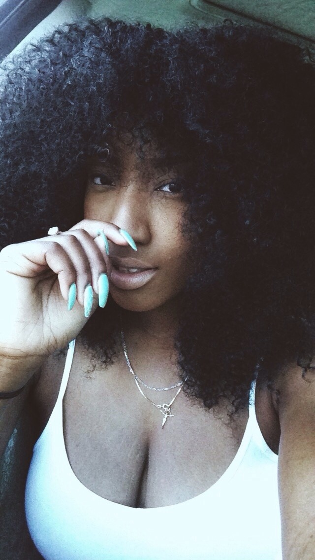 BobbieRayy.