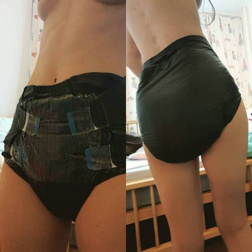 I’m trying the MyDiaper Black. it’s nice and comfy. What do you think?   #abdl #abdlgirls #emmaabdlgirl #diapergirls #diapers #diaperfetish #littlespace #diaperlover # MyDiaper #blackdiaper