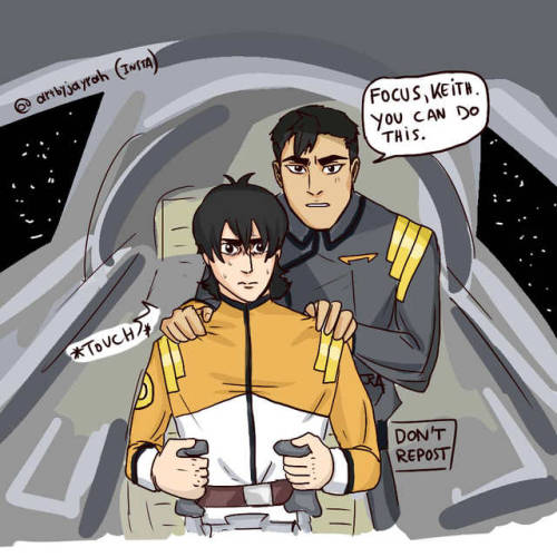 bananaflavoureddonuts:I made this little sheith comic for my instagram as I’ve been experiment