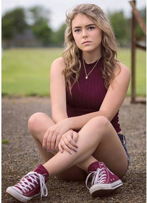 con112:Maroon chucks