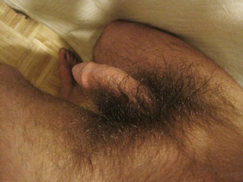 beardburnme:  Severely in lust with this one. Thanx for the submit sexy!!!!