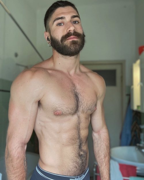 hairygingerman:   @_marsivo_    