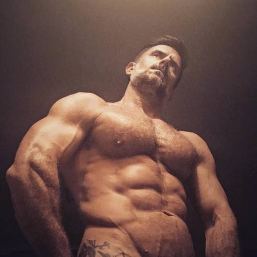 bigmalepecs:  @frmrna 