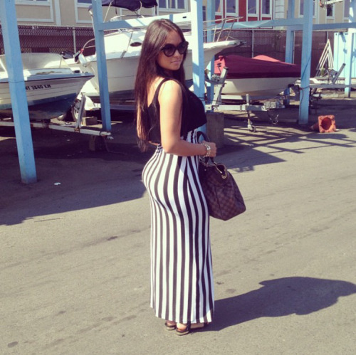 gotdamndee:  2 Sexy