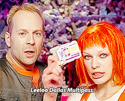 laredesbastaeinfinita:  cameronbaum: Yeah, she knows its a multipass!  Milla Jovovich como Leeloo Dallas, mi segunda esposa despues de Winstead