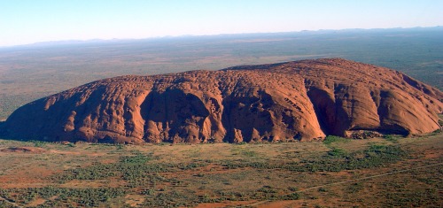 Ayers RockSince my childhood I’ve been hearing stories about my parents honeymoon trip to Australia 