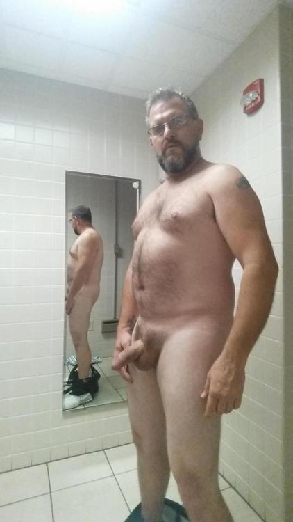 cantata4me: (via                                             [37] Dad wanting to have some fun while at work ladies. - Album on Imgur) 