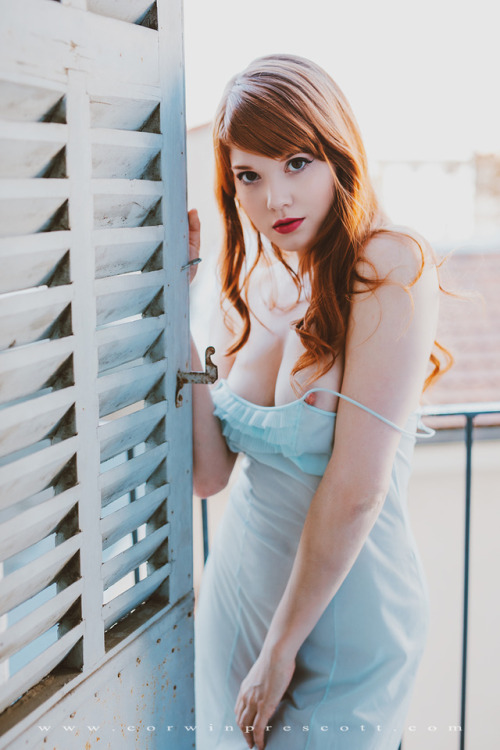 XXX corwinprescott:    “Blue Balcony”Marseille, photo