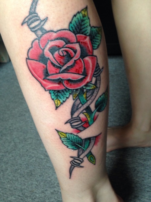 #lovemynewtattoo #lovetattoos #tattoos #inked #inkedup #rose #rosetattoo #rosewiththorn #rosewiththo