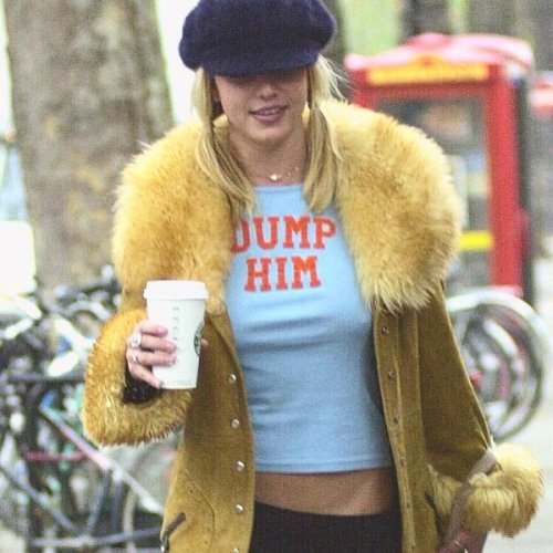 2001cunt:Britney Spears, iconic t-shirts