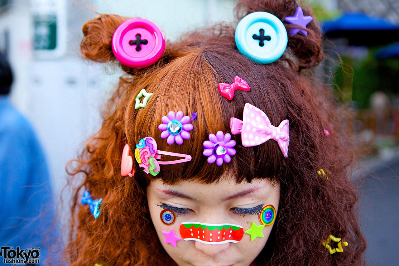 deadlybite:  Colorful Hadeko Fashion w/ Tie-Dye &amp; Decora Hair Clips in Harajuku