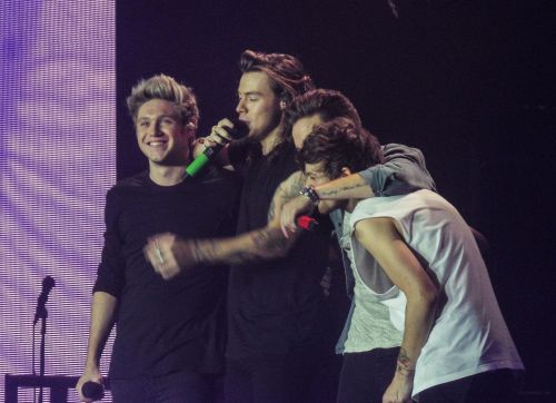 1d-updatesx: Sheffield, England - October 31, 2015