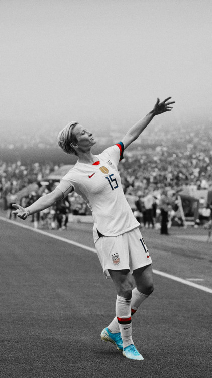 [requested] Megan Rapinoe lockscreenslike/reblog if you save/usebonus: