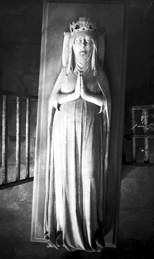 Tomb effigy of Clementia of Hungary, Queen of France (1293 - 1328)