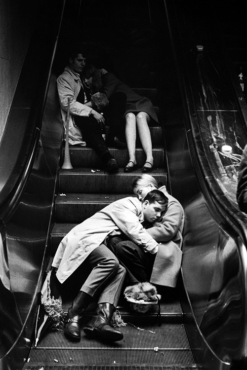 vintagegal:New Year’s Eve, Grand Central Station, NYC, 1969. Photo by Leonard Freed (via)