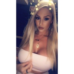 turkishbarbiebitch:  rskybizz:     24 year old bimbo slut wannabe with silicone boobs and Turkish origins, into bimbofication and BDSM. Huge fan of fansadox. Send me all your naughty comments, dirty talk, fantasies, challenges, questions and ideas to