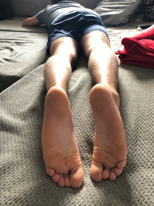 feetman80:  German feet: A friends lovely feet…. 😍 Love to worship them!! I was allowed to play with them today for 1 hour. It was great! 😍😛