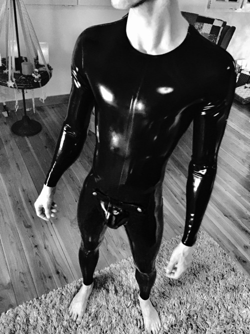 Sex fakecl:  pervfetishboy:  ©2015 PervFetishboy#Rubber pictures