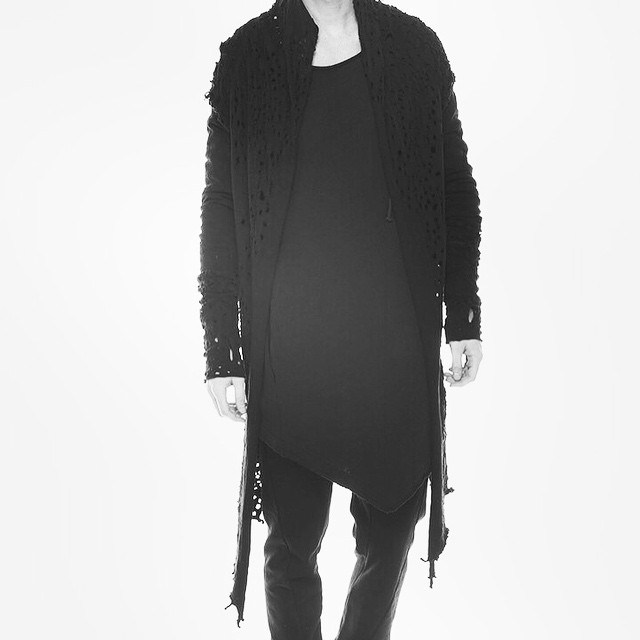 bradpittstop:
“#thomkrom #cardigan #darkfashion #blackfashion #avantgarde #coolstyle #mensfashion
”