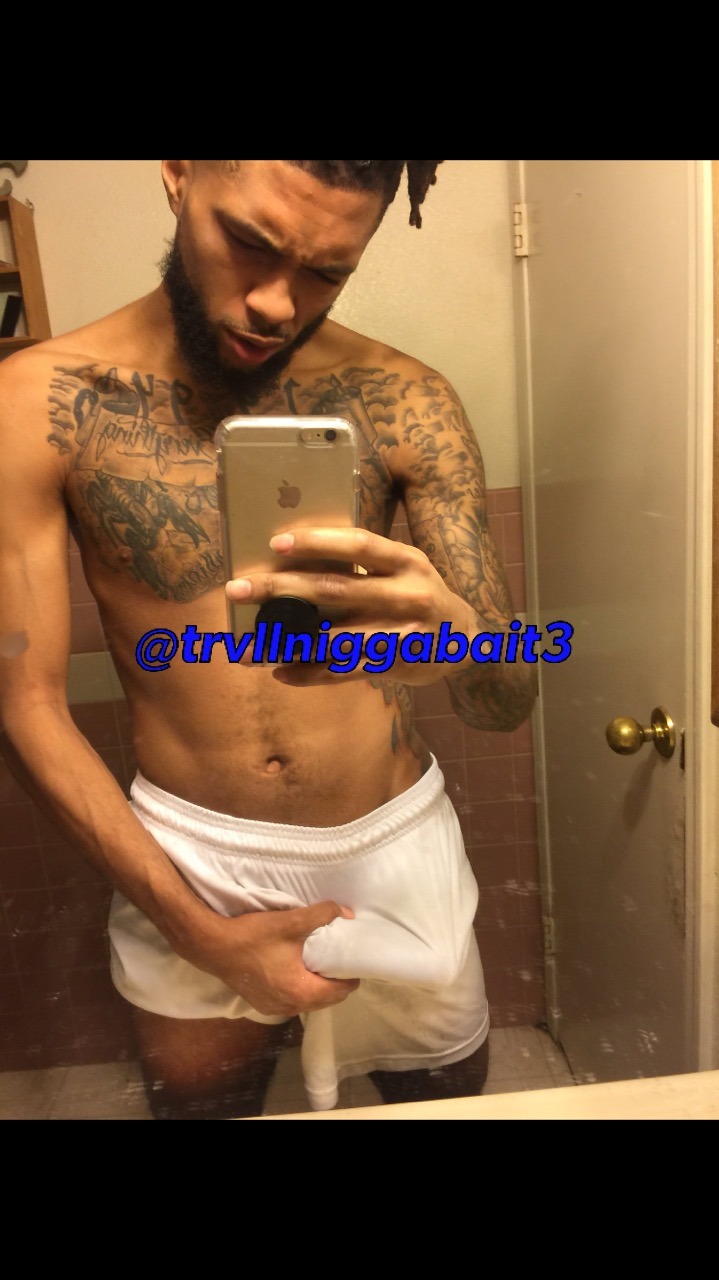 trvllniggabait3:  celeb-eggplants:  trvllniggabait3:  Daddy Tronn❤️😩 he lives