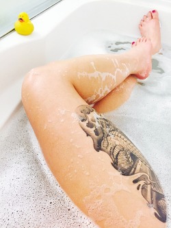 misspigment:  🛀🏻⏰ ❤️🙏🏼