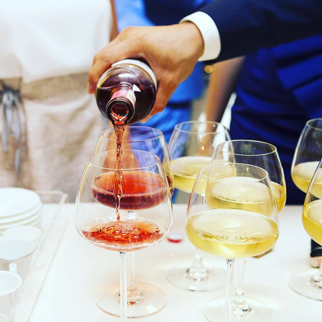 🍸 - Avec we-peps.fr organisez un cocktail pour vos clients dans un lieu atypique. Louez en ligne et à l'heure l'espace qui vous correspond.
#event #evenementiel #cocktail #reception #seminaire #professionnels #location #bonplan #lieuatypique #france...