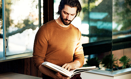 delevingned-deactivated20151023:  Michiel Huisman photographed by Bjorn Ioos for Mr Porter 
