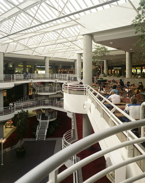 Sherman Oaks Galleria 1981. Mall is shown in Fast Times at Ridgemont High (1982)Valley Girl (1983)Ch