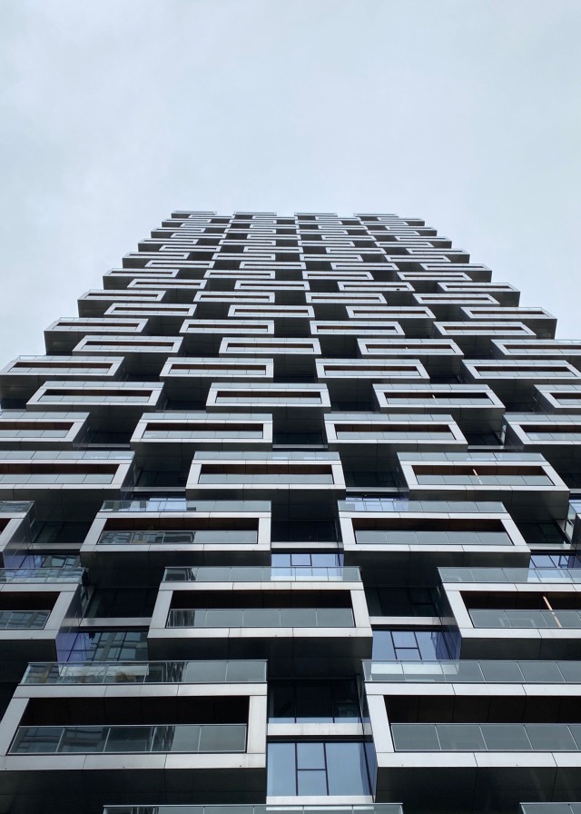 thefuture-tomorrow:colink-photos:Vancouver HouseVancouver House in Vancouver, B.C.