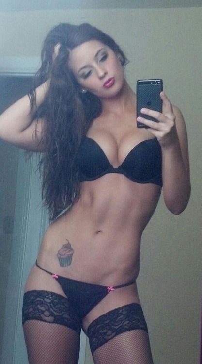 Selfpics Hot Babes
