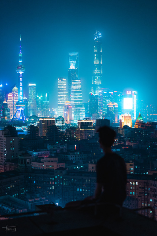 teemujpeg: Shanghai gave me some bladerunner vibes. Doesn’t hurt that china’s government is dystopian af… https://www.instagram.com/teemu.jpeg/ 