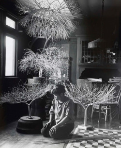 scandinaviancollectors:  RUTH ASAWA, Untitled, Ruth Asawa kneeling on floor of dining room with her tied wire sculpture, 1963. Gelatin silver print by Imogen Cunningham. / FAMSF.org
