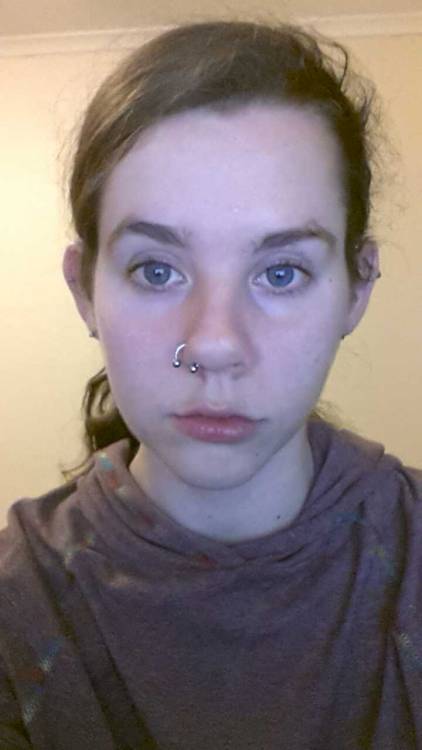 bruisedbutterfly:  itw4skaty:  opinions on tight ponytail? honest opinions please  You so beautiful 😍