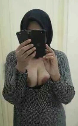royyy17:  Awek tudung baik hati payung gambar. 