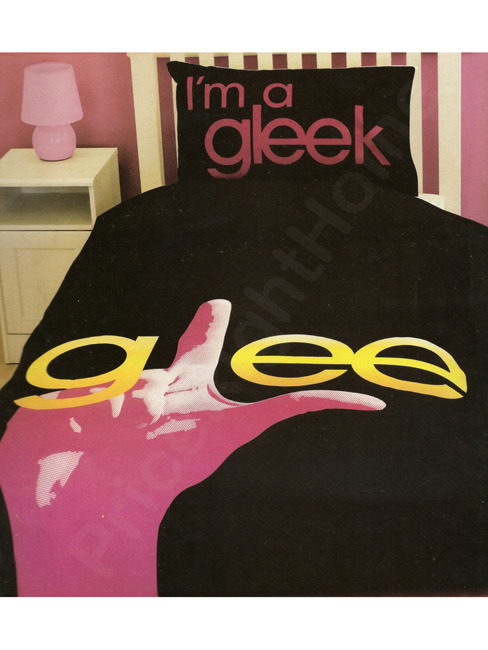 rexuality:  did you know my parents bought me this “i’m a gleek” bed set for