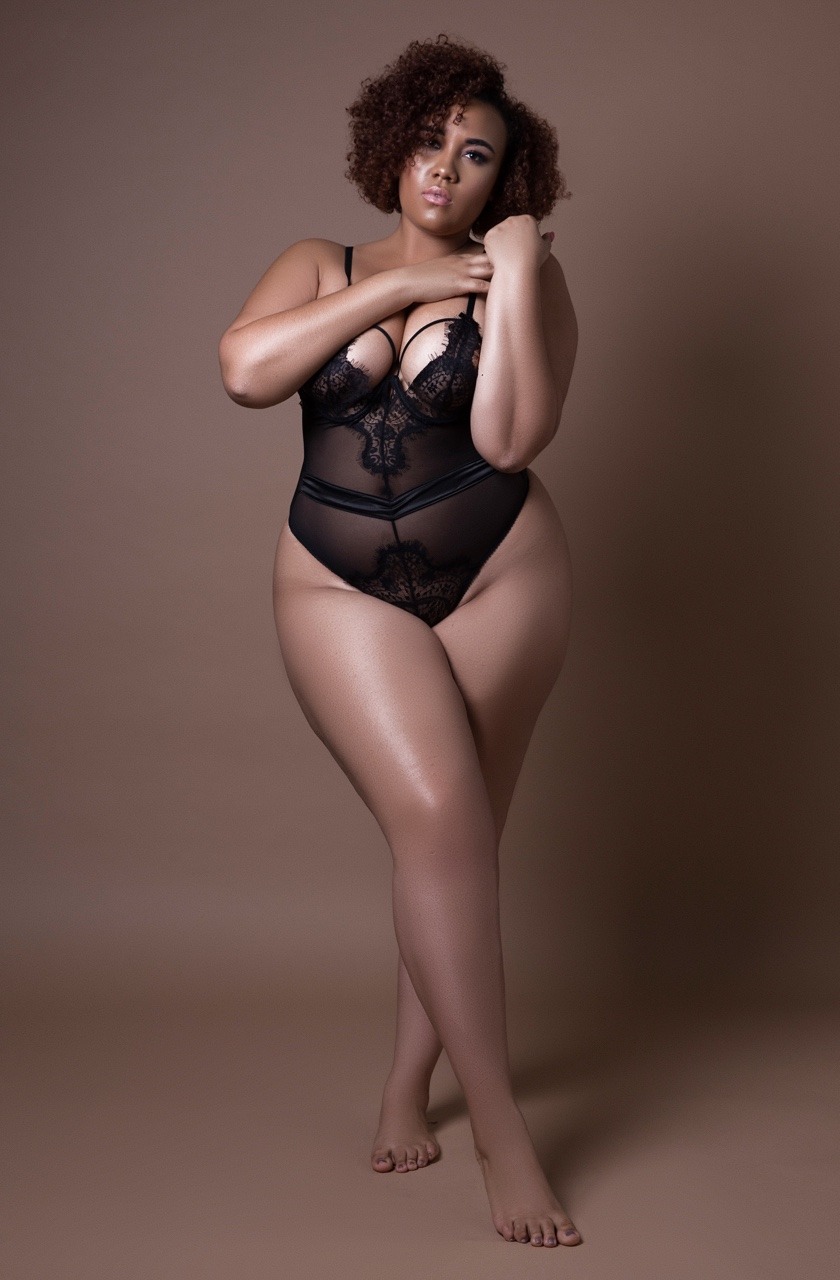 thegoldendemigoddess:Ya girl is a real life model 💫  Phot Cred: the incredible