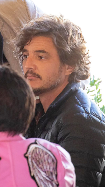 thedepartmentofnothing:Pedro Pascal on set for “The Unbearable Weight of Massive Talent”, October 20