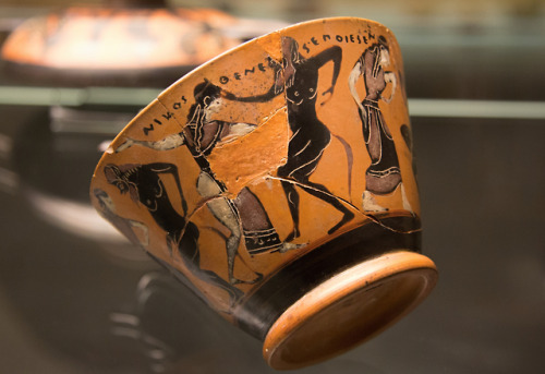 lionofchaeronea:Ancient Greek kyathos (wine-ladle) depicting a Dionysiac procession with dancing mae