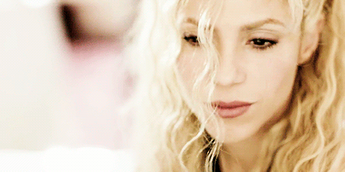 Shakira Daily — Shakira - Me Enamore (Official Video)
