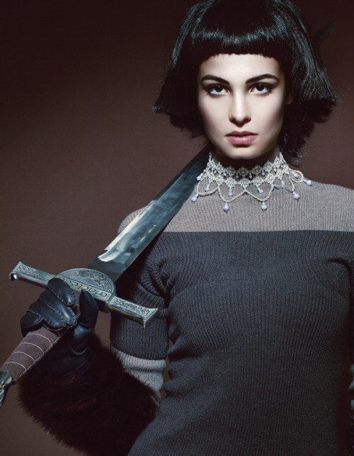 art-of-swords:Sword Photography (Fashion)Theme: Aut cum scuto, aut in scutoPhotographer: Andrey Yako