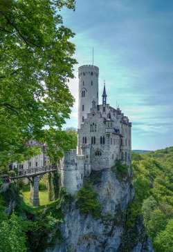 allthingseurope:  Schloss Liechtenstein, Germany (by Stephan Gehrlein)