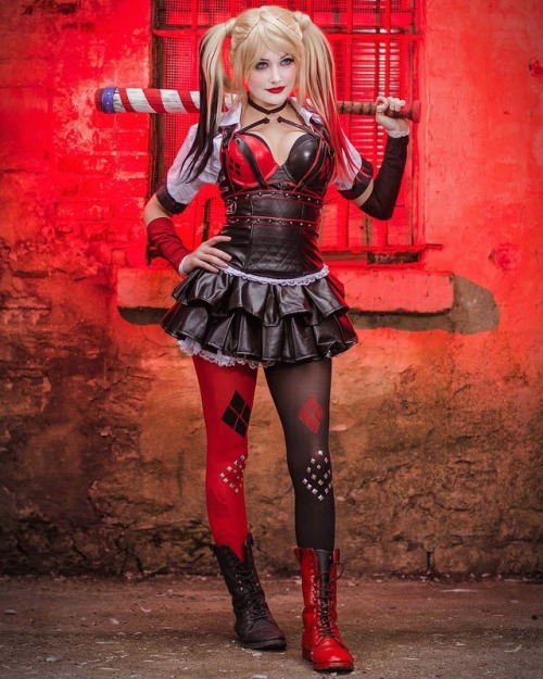 love-cosplaygirls:Harley Quinn by Ri Care