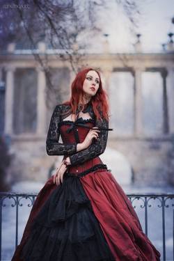 gothicandamazing: Model: RevenaPhoto: WikingArt - Fotografia Dress: Devilnight   HERE Welcome to Gothic and Amazing | www.gothicandamazing.com 