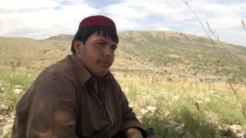 realmfighter:  oyezayn:  vladith:  Pakistani teenager Aitzaz Hasan died Monday after tackling a suicide bomber trying to enter his school. By sacrificing himself, he saved the lives of the 2,000 students studying inside. Hasan’s father says, ”My