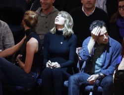 kimochidesune:  wispagold:  youareinloves:  rare pic of god communicating with taylor swift thanking her for making 1989  rare pic of god communicating with ben stiller begging him to stop making bad movies   has taylorswift seen this