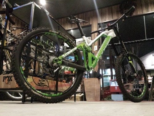 takebow-tune: MONDRAKER “SUMMUM” takebow-use custom. BOXXER-TEAM 27.5,FOX RACING SHOX “FLOAT-X2″ For